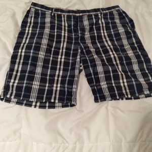 Izod men's shorts size 38